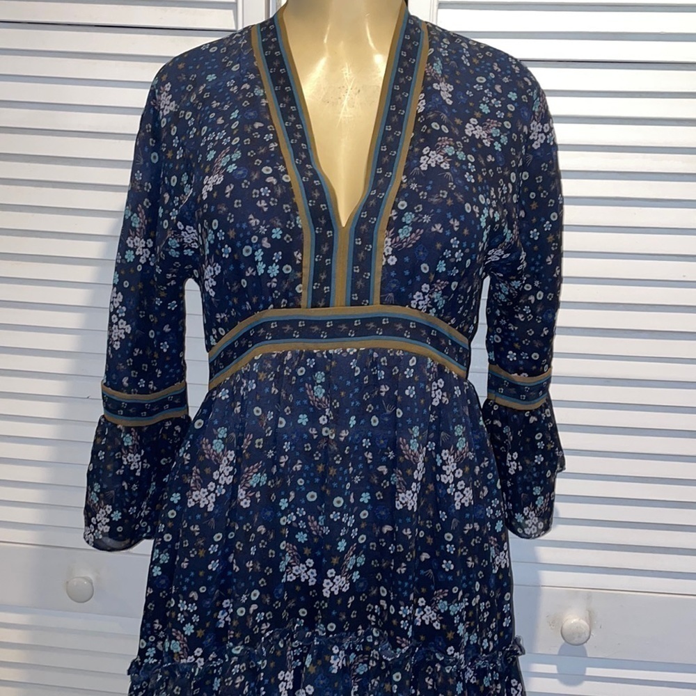 C&V Chelsea & Violet Bell Sleeve Smocked Floral Dress size XS - Picture 3 of 8